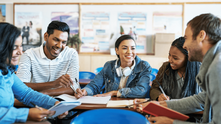 Neem alles niet te serieus en probeer ook te genieten