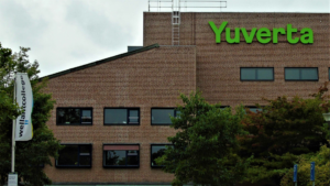 Yuverta Houten